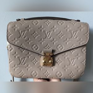 Louis Vuitton Pochette Metis Turtledove